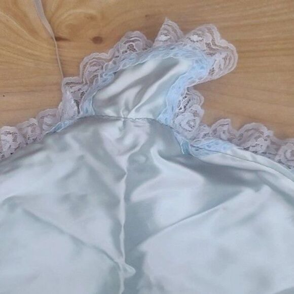 Infant of Prague Blue Satin White Lace Vestment - Picture 5 of 5